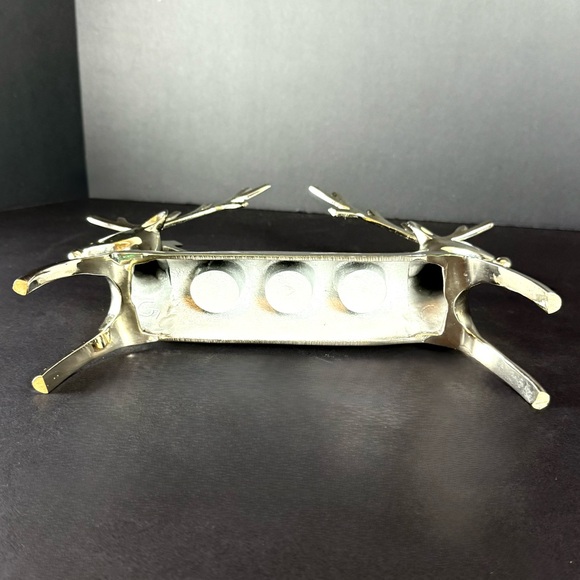 Vintage Pottery Barn Silvertone Metal Reindeer 3 Candlestick Holder Centerpiece - Picture 6 of 16